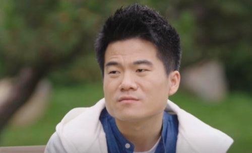 董宇辉吃蜜瓜,品味人生，共享甜蜜时光